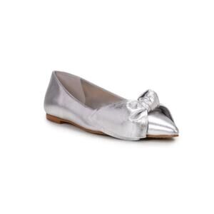 Women's Silver Vince Camuto Bowmel Leather Ballet Pointed Toe Flat shoe size11 M